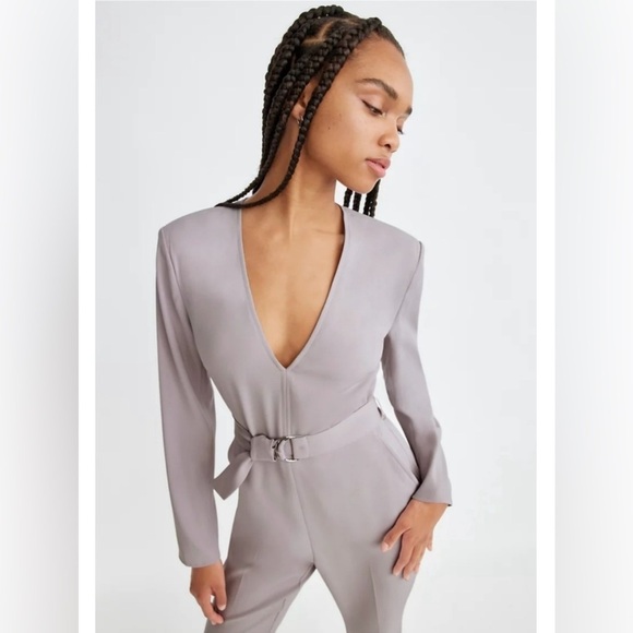 Babaton Curator V-Neck Belted Jumpsuit Black Size 6 Aritzia #91694 - Picture 9 of 10